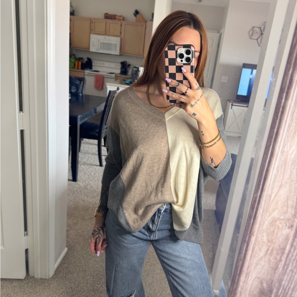 VICI VNECK SWEATER